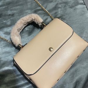 Beige Super Cute Chain Purse 😍👜